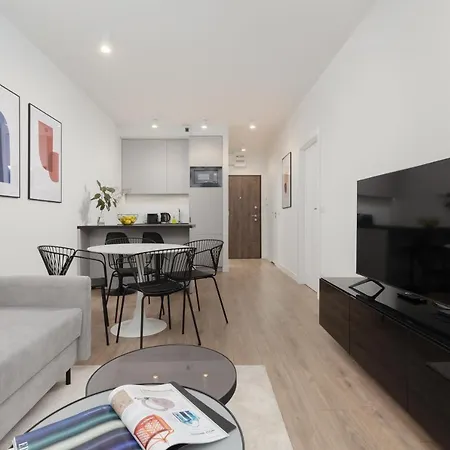 Comfortable Apartment And Studio With Parking And Access To Fitness Gym And Sauna By Noclegi Renteres 4*