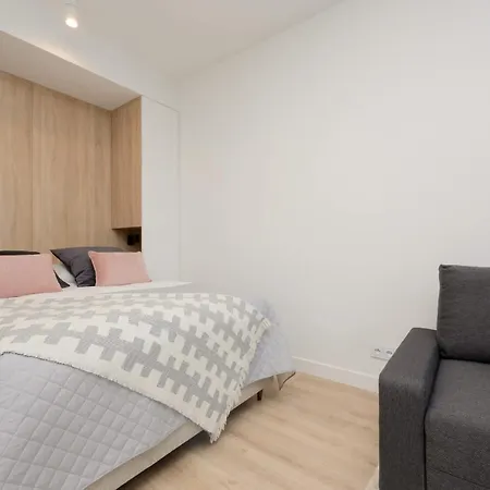 Comfortable Apartment And Studio With Parking And Access To Fitness Gym And Sauna By Noclegi Renteres