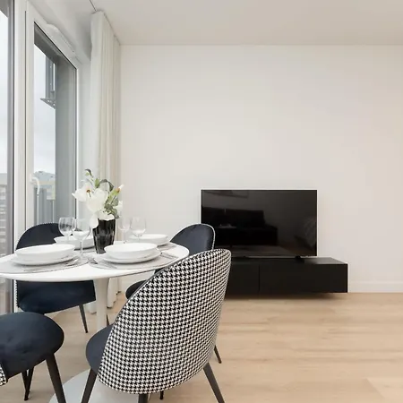 Comfortable Apartment And Studio With Parking And Access To Fitness Gym And Sauna By Noclegi Renteres Варшава