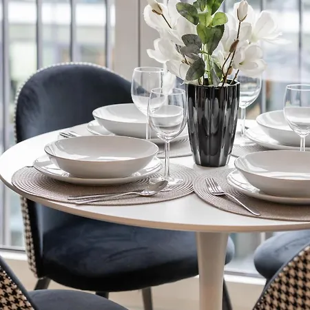 Comfortable Apartment And Studio With Parking And Access To Fitness Gym And Sauna By Noclegi Renteres