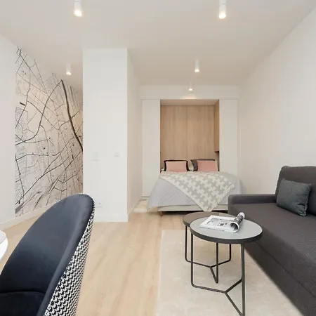 Comfortable And With Parking And Access To Fitness Gym And Sauna By Renteres Varsovia