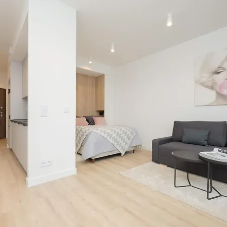Апарт-готель Comfortable Apartment And Studio With Parking And Access To Fitness Gym And Sauna By Noclegi Renteres Варшава