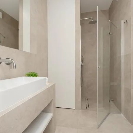 Comfortable Apartment And Studio With Parking And Access To Fitness Gym And Sauna By Noclegi Renteres Апарт-готель 4*